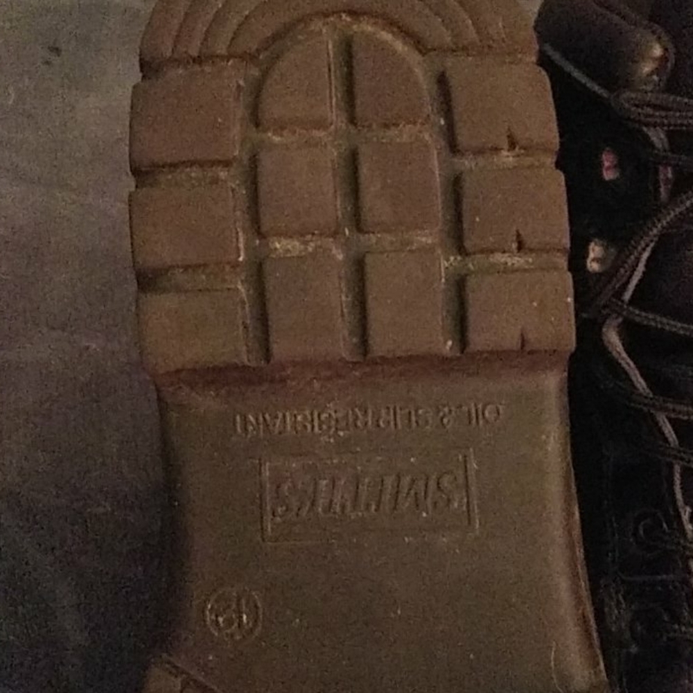 Smith's Boots - Picture 6 of 10